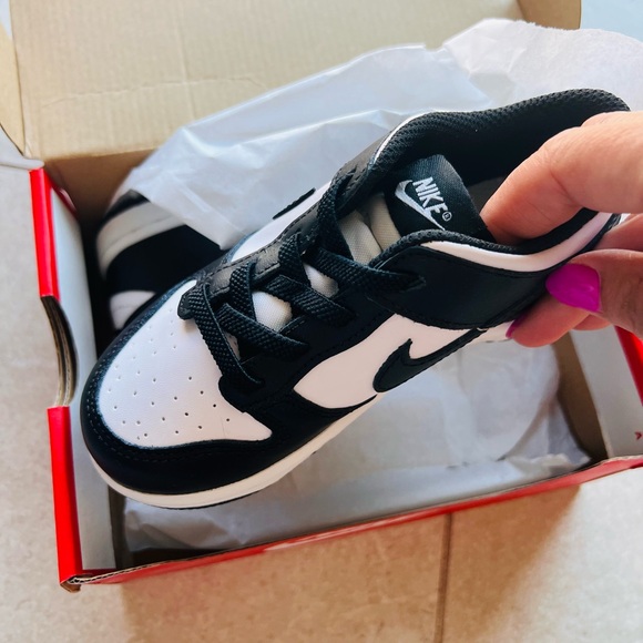 NIKE DUNK LOW BLACK AND WHITE TODDLER SHOES NEW WITH BOX SIZE 10 - Picture 3 of 5